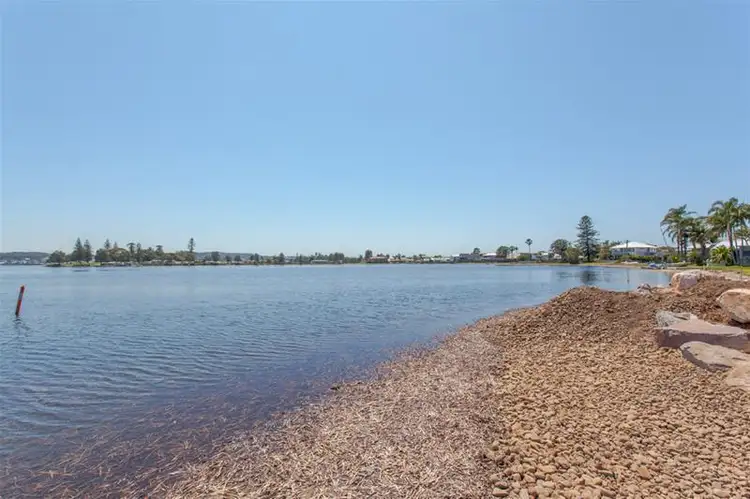 2/28 Emily Street, Marks Point NSW 2280