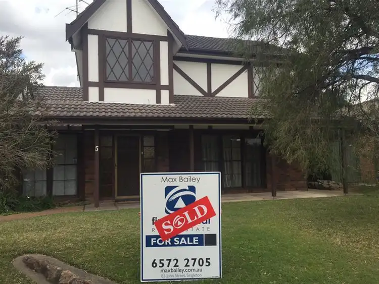 5 Wilcox Avenue, Singleton NSW 2330