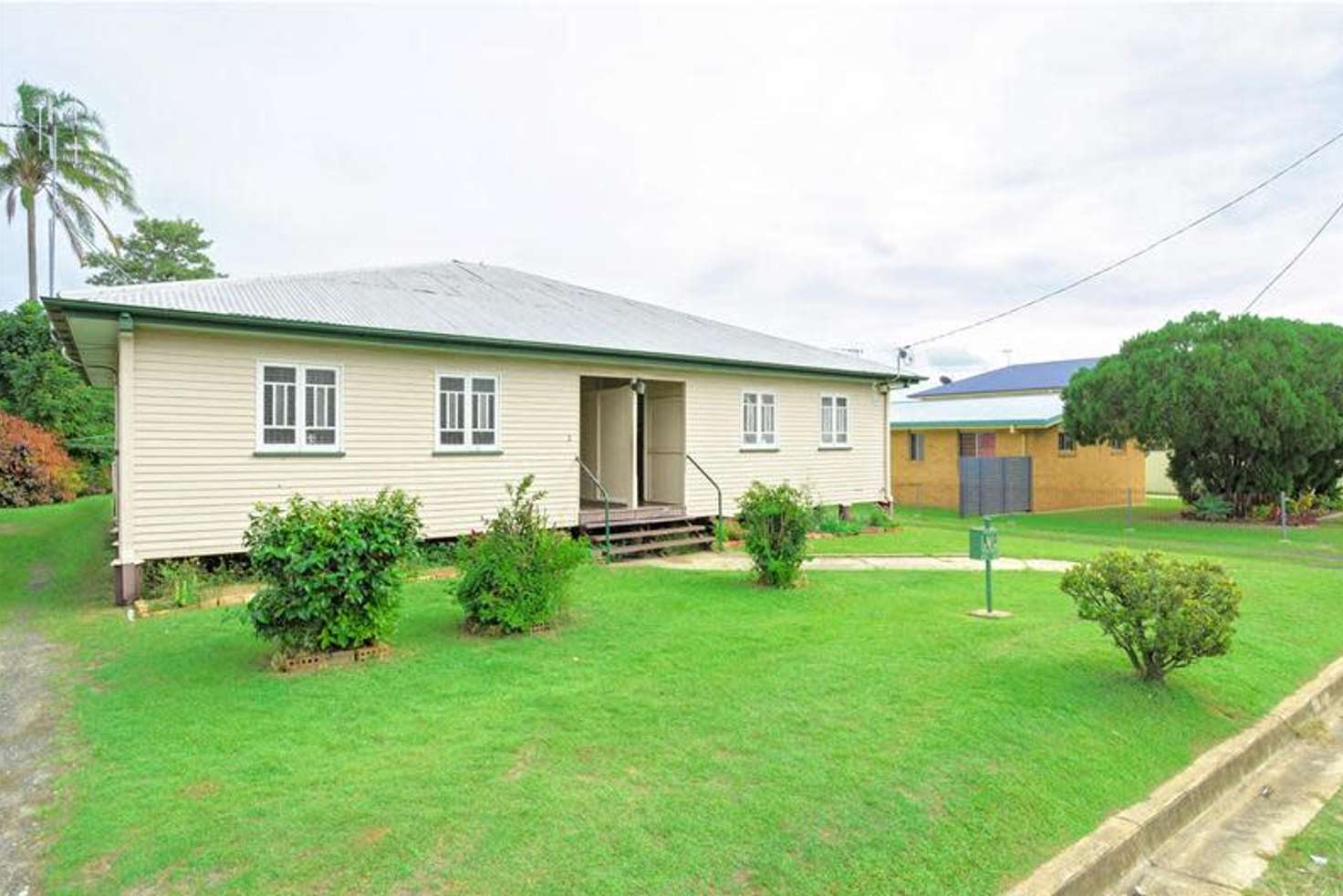 Main view of Homely unit listing, 2/17 Robert Street, Bundaberg South QLD 4670
