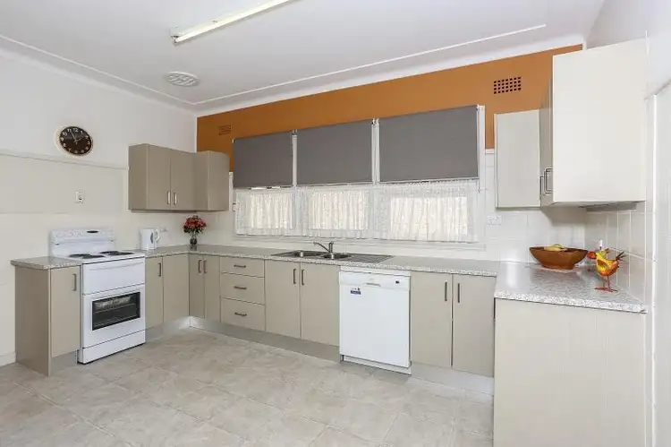 Fifth view of Homely house listing, 2 Ada Street, Singleton NSW 2330