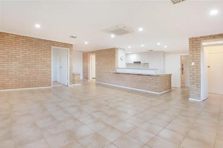 16 Wilkie Crescent, Dampier WA 6713