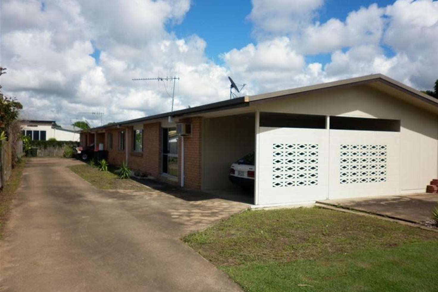 Main view of Homely unit listing, 2/133 Targo Street, Bundaberg Central QLD 4670