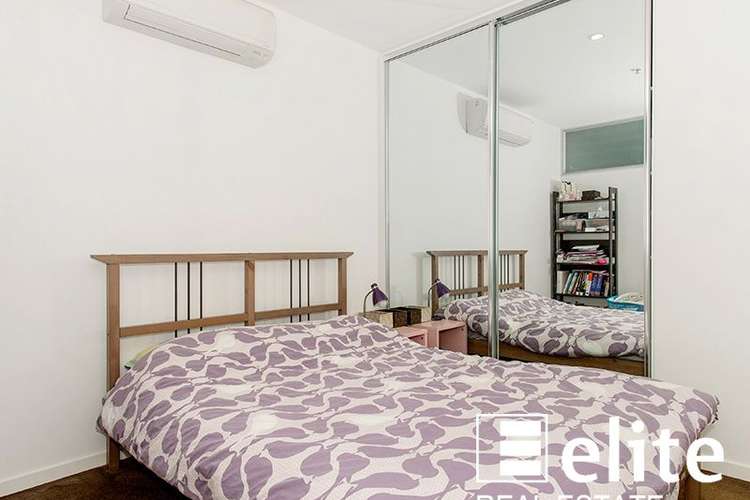 Fourth view of Homely apartment listing, 2402/5 SUTHERLAND STREET, Melbourne VIC 3000