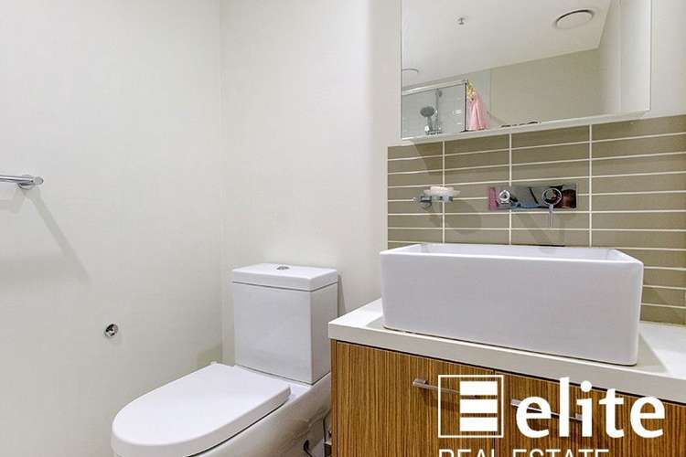 Fifth view of Homely apartment listing, 2402/5 SUTHERLAND STREET, Melbourne VIC 3000