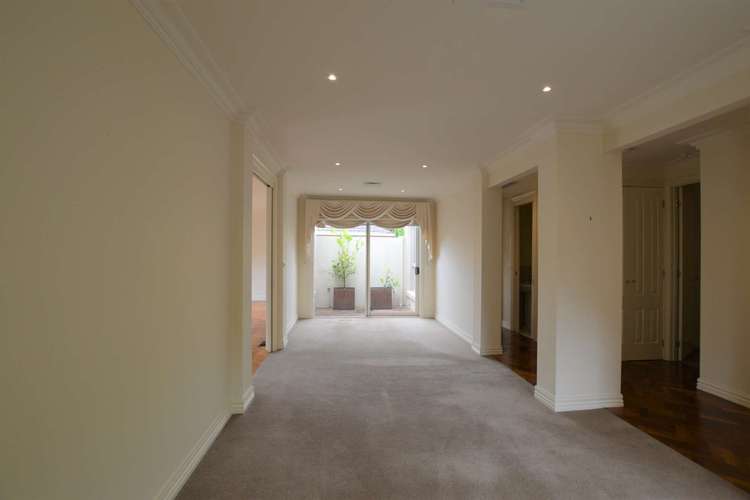 Fourth view of Homely unit listing, 2/10 Henry Street, Balwyn VIC 3103