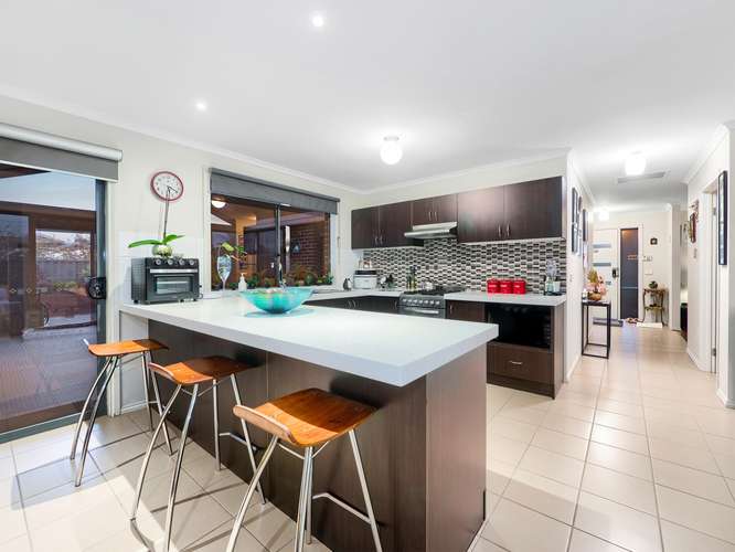 Second view of Homely house listing, 8 Forest Oak Court, Cranbourne VIC 3977