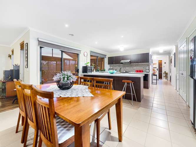Fifth view of Homely house listing, 8 Forest Oak Court, Cranbourne VIC 3977
