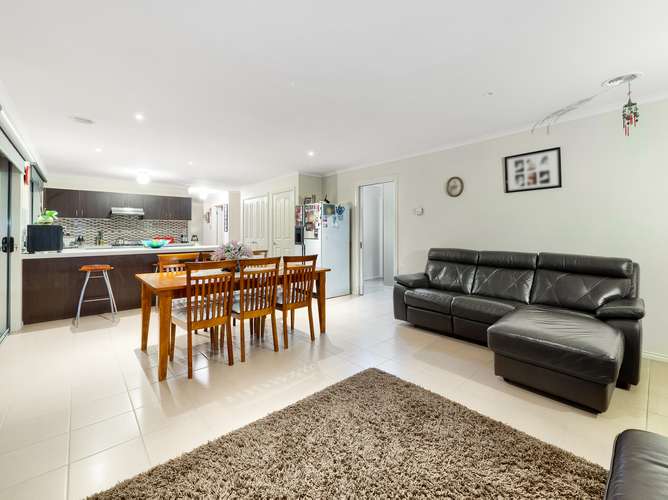 Sixth view of Homely house listing, 8 Forest Oak Court, Cranbourne VIC 3977