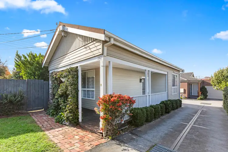 Second view of Homely unit listing, 2/387-389 Nepean Highway, Mordialloc VIC 3195