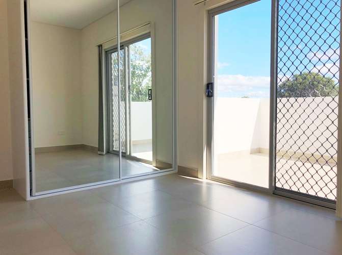 Fourth view of Homely unit listing, 27a Chamberlain Rd, Guildford NSW 2161