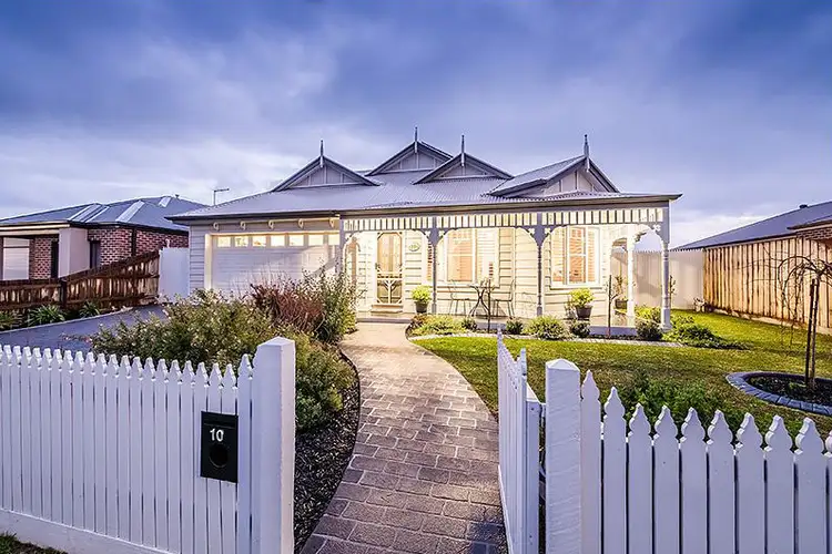 10 Jade Avenue
