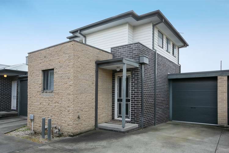 Main view of Homely townhouse listing, 2/7 Dunolly Crescent, Reservoir VIC 3073
