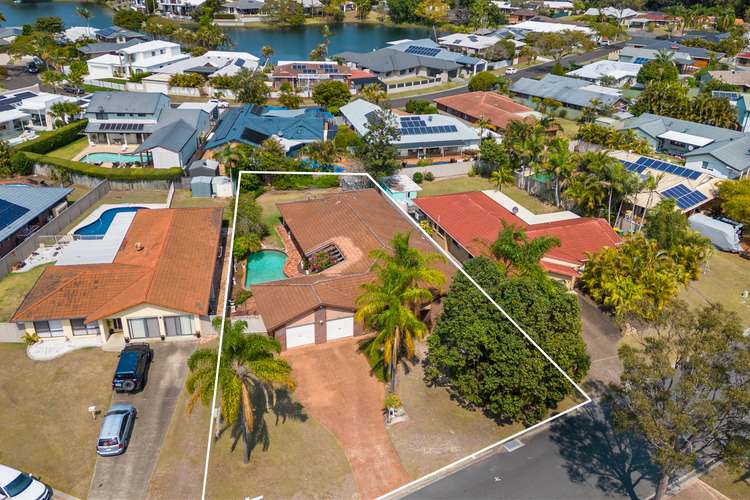 2 Nicolson Court, Mermaid Waters QLD 4218