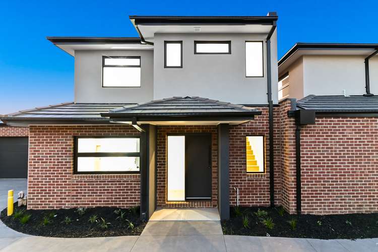 Main view of Homely townhouse listing, 2/31 Lakeview Avenue, Rowville VIC 3178