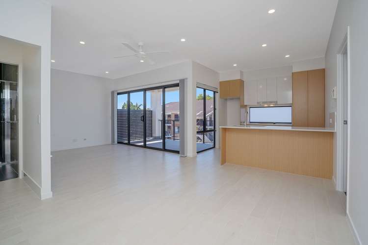 Main view of Homely apartment listing, 201/41 Milton Avenue, Paradise Point QLD 4216