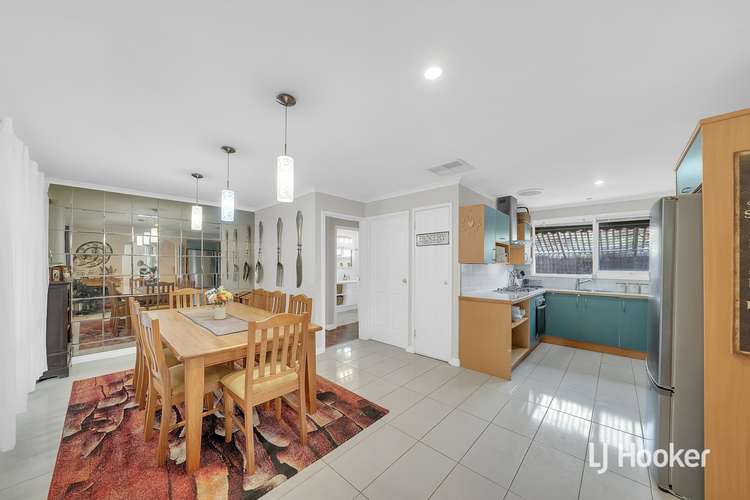 25 Linlithgow Way, Melton West VIC 3337