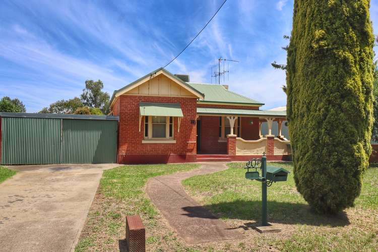 19 Young Road,, Cowra NSW 2794