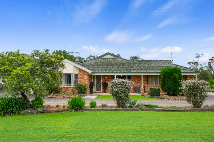 975 East Kurrajong Road