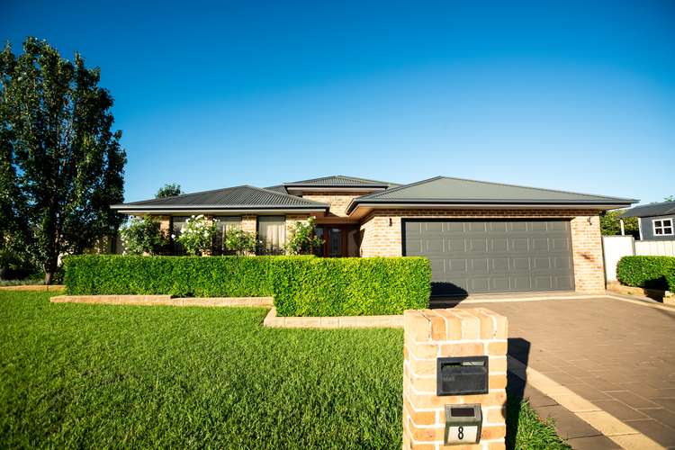 8 Monastery Close, Parkes NSW 2870