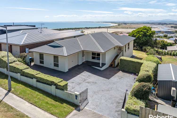 11 Flinders Lane, Bridport TAS 7262