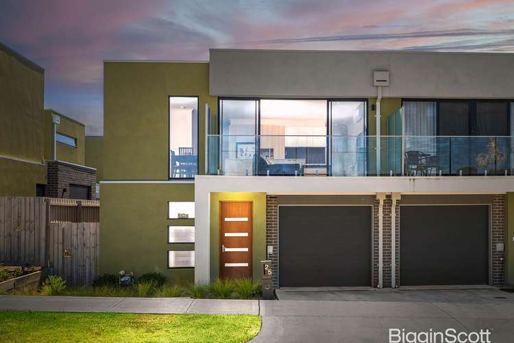 Main view of Homely townhouse listing, 25 Tussock Drive, Bundoora VIC 3083