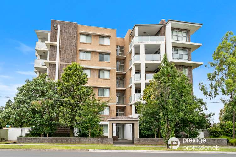 Main view of Homely unit listing, 15/96-98 Nuwarra Road, Moorebank NSW 2170