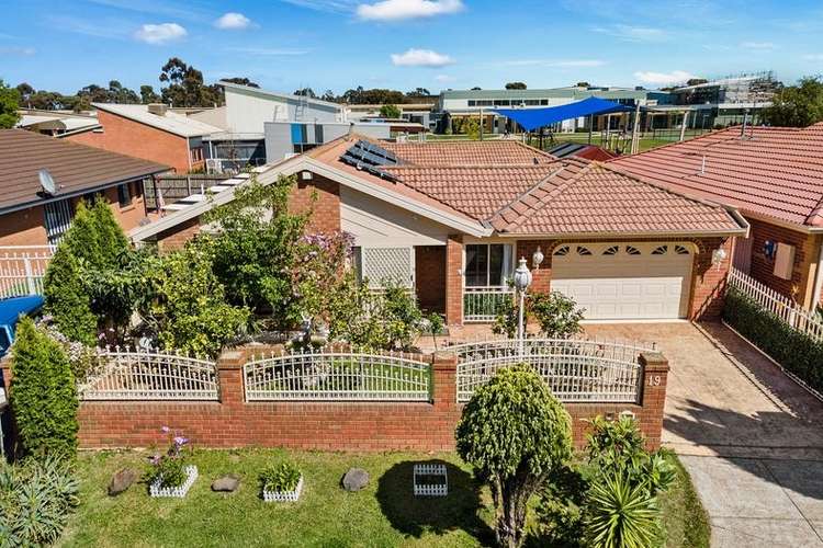 19 Bluestone Walk, Delahey VIC 3037