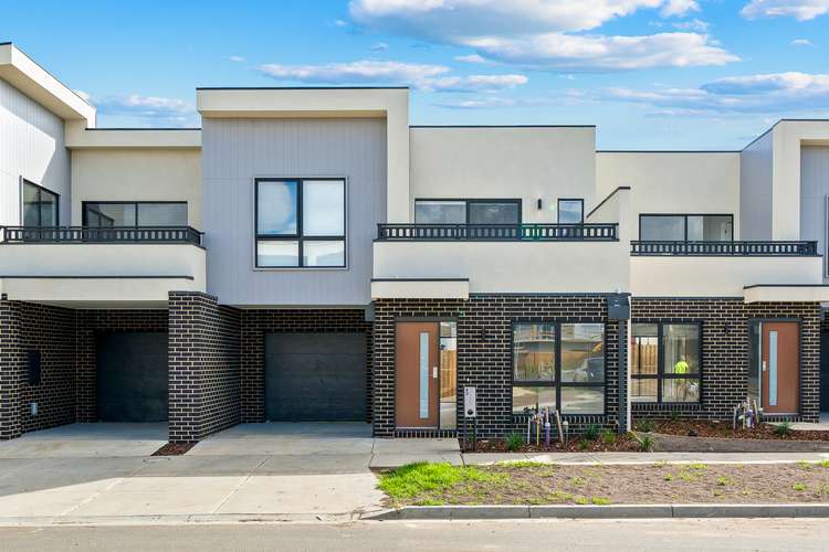 Main view of Homely townhouse listing, 93 Fusion Circuit, Cranbourne West VIC 3977