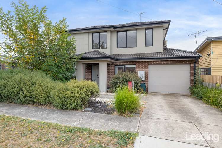 Main view of Homely townhouse listing, 1/8 Hume street, Sunbury VIC 3429