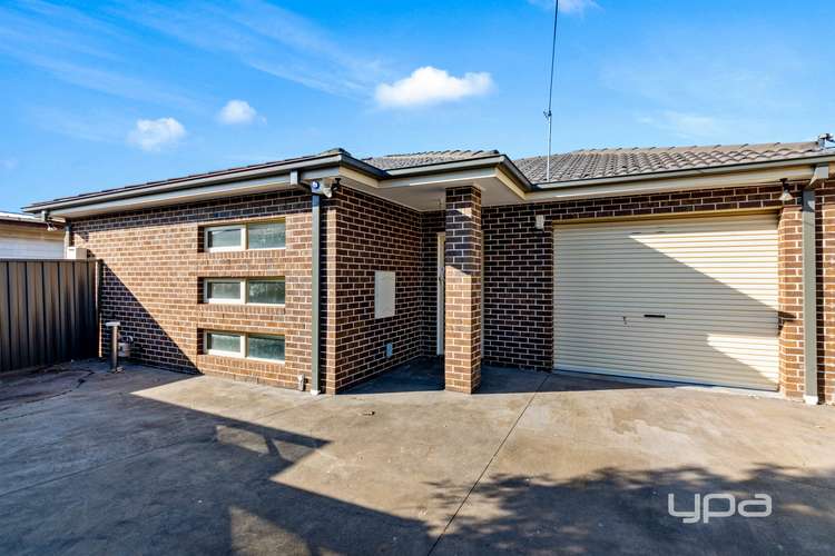 Main view of Homely house listing, 2/10 Cowper Avenue, St Albans VIC 3021
