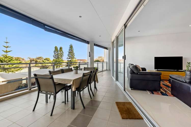 Main view of Homely apartment listing, 4/52 Rollinson Road, North Coogee WA 6163