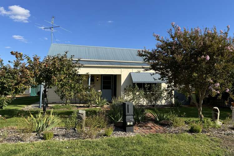 25 Keirath Street, Henty NSW 2658