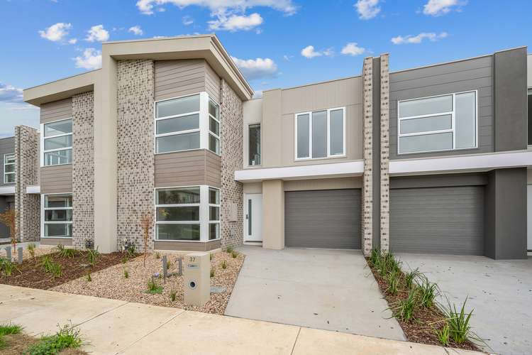 Main view of Homely townhouse listing, 37 Cavendish Avenue, Clyde VIC 3978