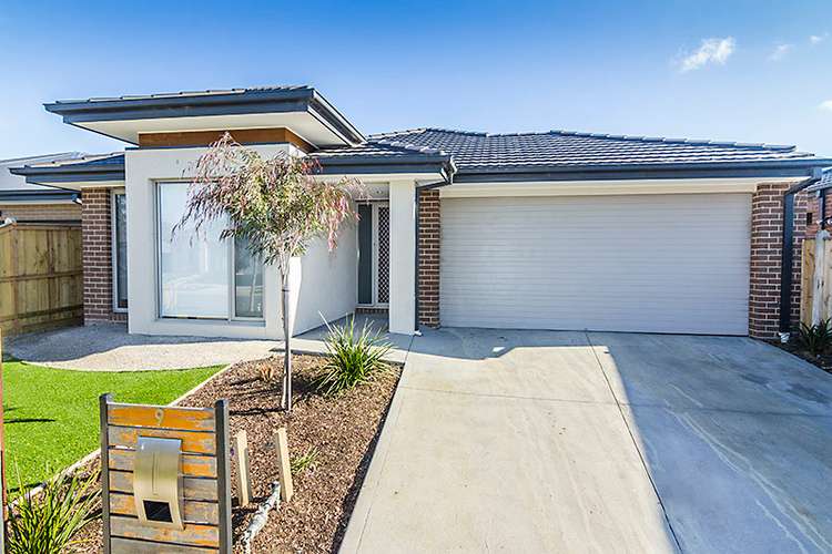 9 Esk Street, Clyde North VIC 3978