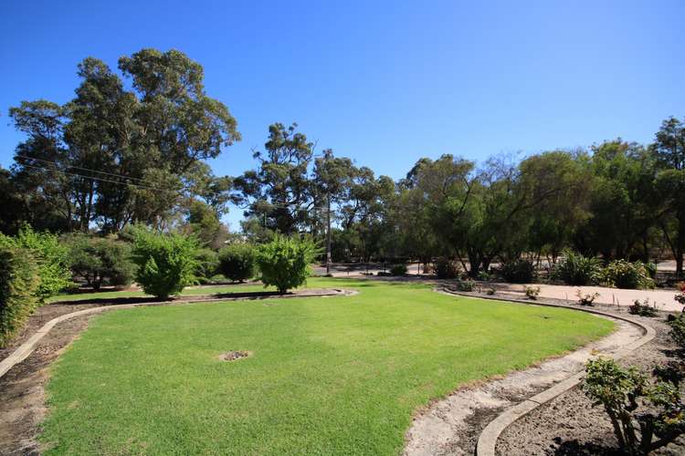 Fourth view of Homely house listing, 2 Pyrenee Place, Leschenault WA 6233