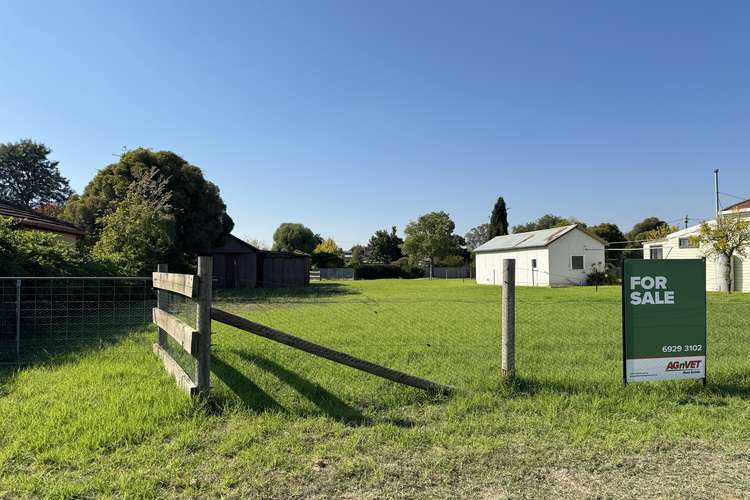 11 Second Ave, Henty NSW 2658
