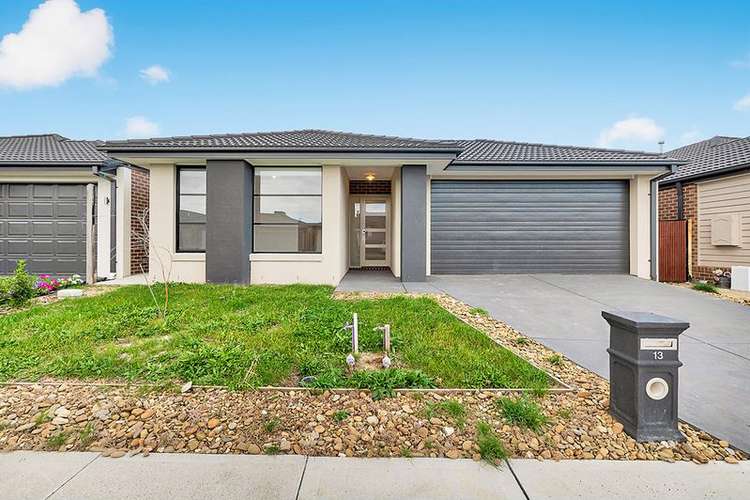 13 Botany Way, Cranbourne East VIC 3977