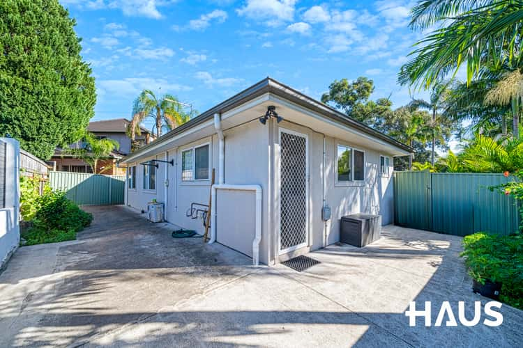 105A Oaks Road, Toongabbie NSW 2146