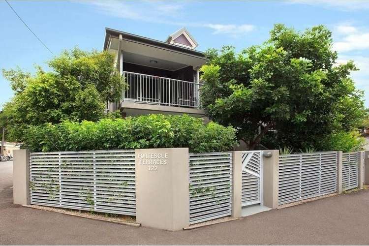 Main view of Homely townhouse listing, 2/122 Fortescue Street, Spring Hill QLD 4000