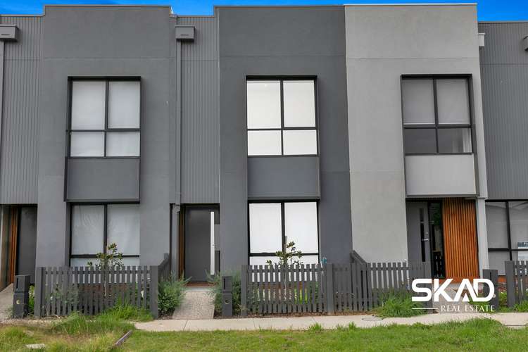 Main view of Homely townhouse listing, 32 Hawkesbury Drive, Donnybrook VIC 3064