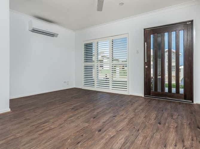 Third view of Homely semiDetached listing, 2/6 Mayfair Crescent, Kallangur QLD 4503