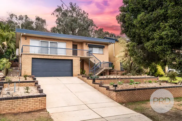 66 Warrawong Street