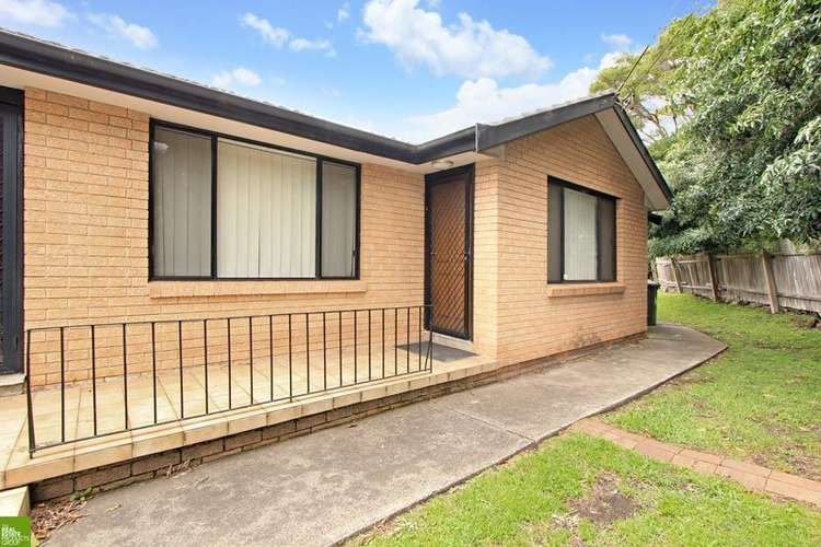 Main view of Homely unit listing, 2/37 Kingsley Drive, Lake Heights NSW 2502