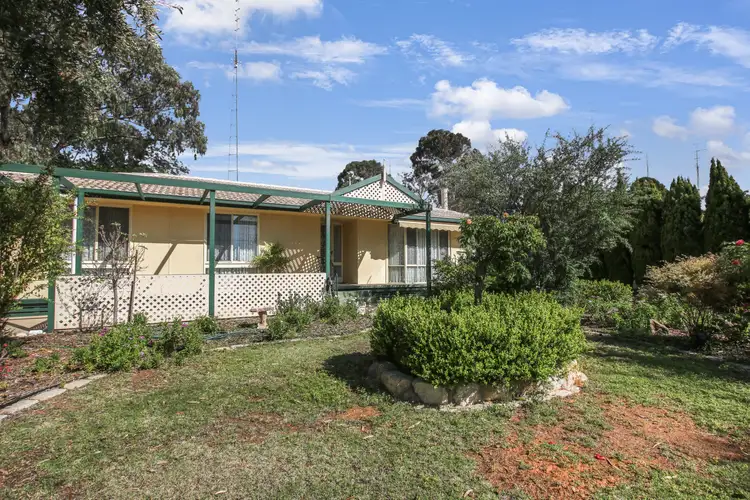 10 Strangman Road