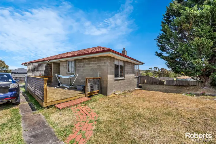 1 Launde Avenue