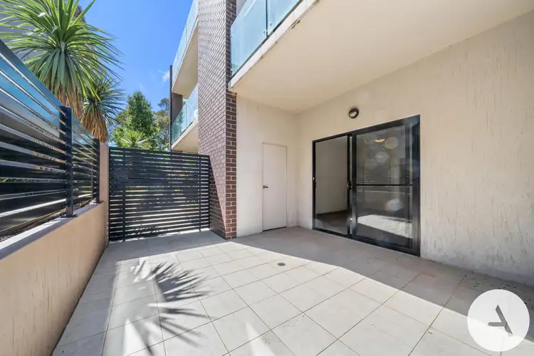 6 Gungahlin Pl