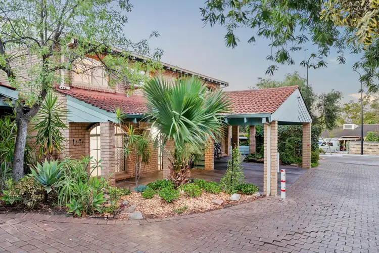 23 Lawley Crescent