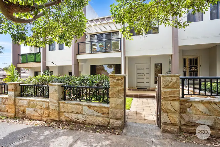 2/32-34 Hardwicke Street