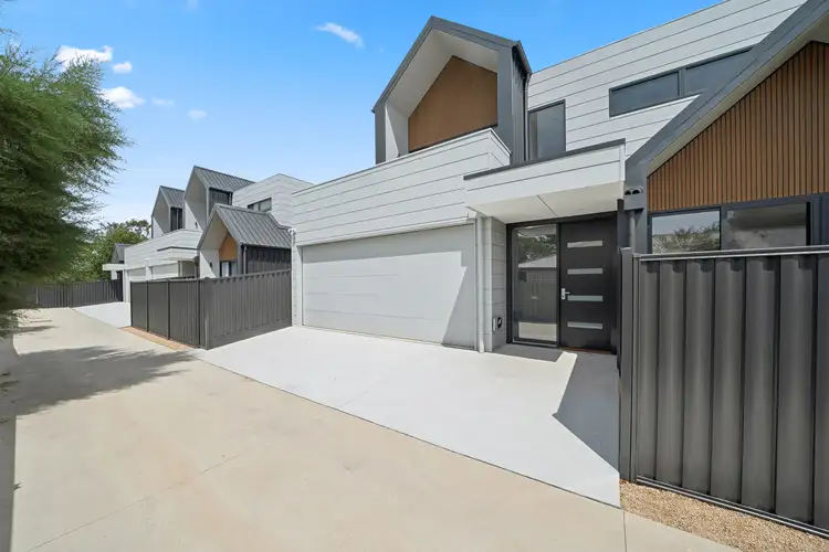 Main view of Homely house listing, 2/4 Highton Lane, Mansfield VIC 3722
