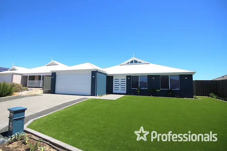 32 Henderson Crescent